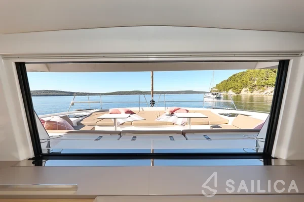 Bali 4.5 - Yacht Charter Sailica