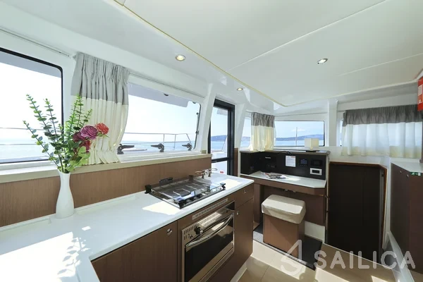 Bali 4.2 - Yacht Charter Sailica