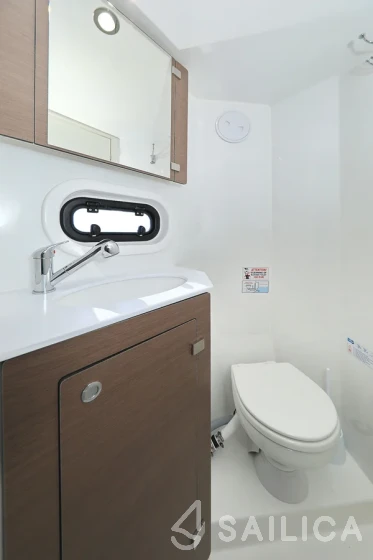 Bali 4.2 - Yacht Charter Sailica