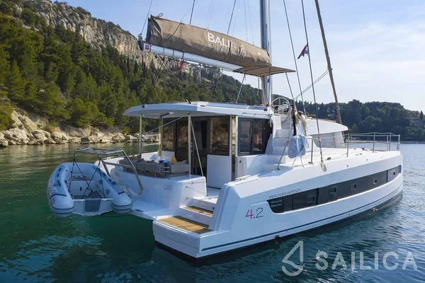 Bali 4.2 - Yacht Charter Sailica