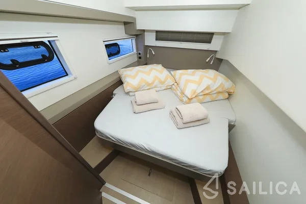 Bali 4.2 - Yacht Charter Sailica