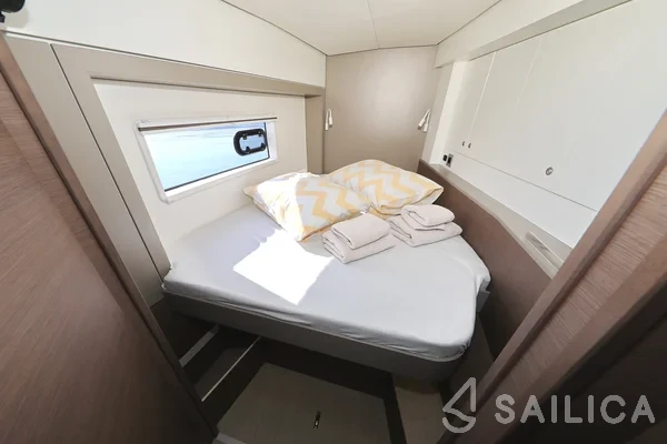 Bali 4.2 - Yacht Charter Sailica