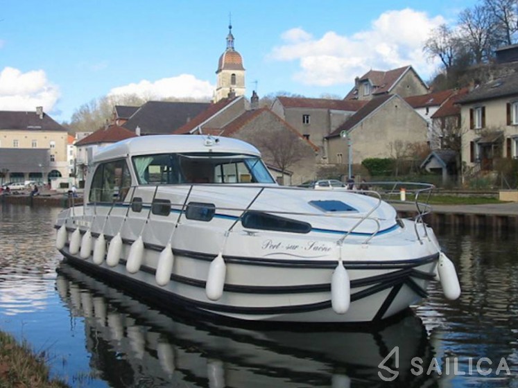 Sedan 1310 - Yacht Charter Sailica