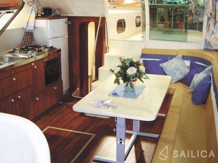 Confort 1100 - Yacht Charter Sailica