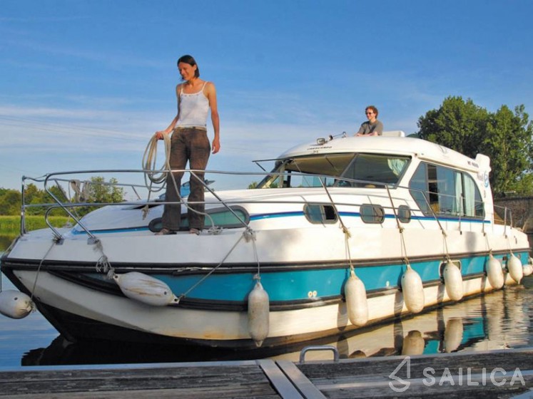 Sedan 1160 - Yacht Charter Sailica