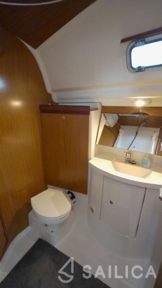 Sun Odyssey 42 DS - 2 cab. - Yacht Charter Sailica