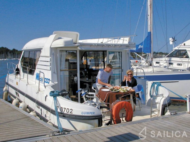 Sedan 1000 - Yacht Charter Sailica