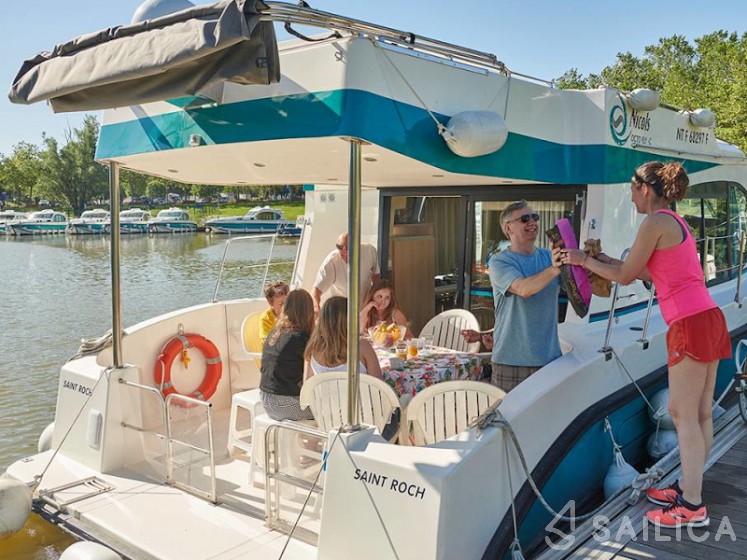 Quattro Fly C - Yacht Charter Sailica