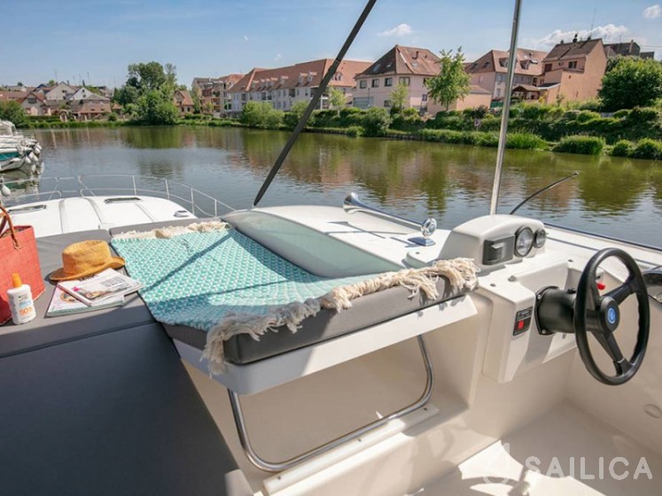Quattro Fly C - Yacht Charter Sailica