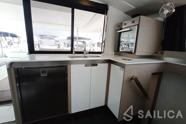 Elba 45 - Yacht Charter Sailica