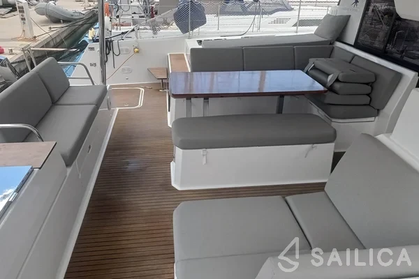 Elba 45 - Yacht Charter Sailica