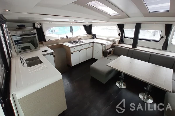 Elba 45 - Yacht Charter Sailica