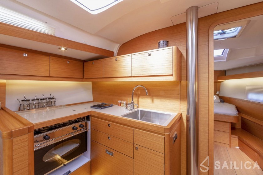 Dufour 430 Grand Large - Yacht Charter Sailica
