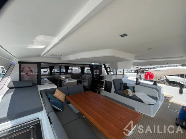 Aura 51 - Yacht Charter Sailica