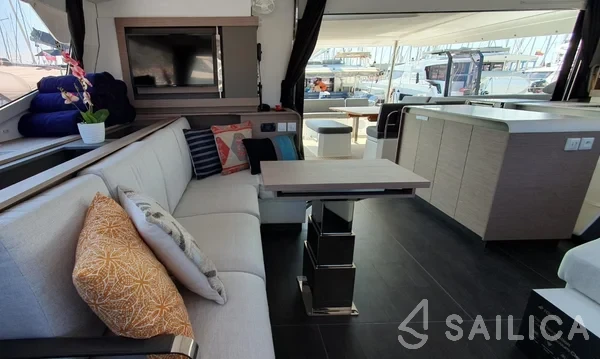 Aura 51 - Yacht Charter Sailica
