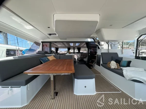Aura 51 - Yacht Charter Sailica
