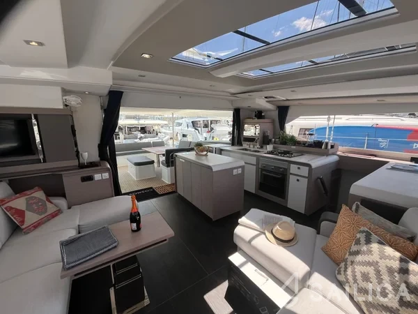 Aura 51 - Yacht Charter Sailica