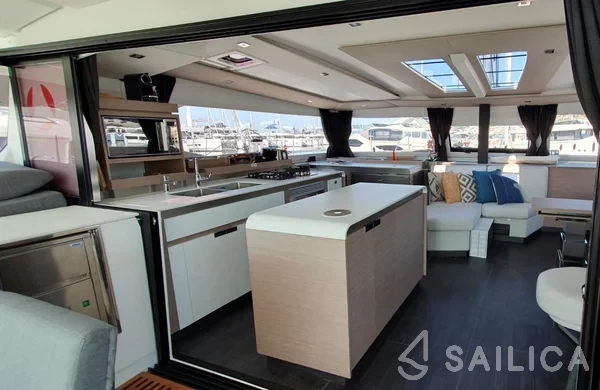 Aura 51 - Yacht Charter Sailica