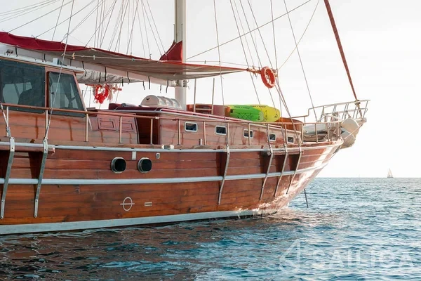 Gulet - Yacht Charter Sailica
