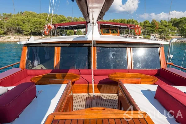 Gulet - Yacht Charter Sailica