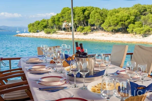 Gulet - Yacht Charter Sailica