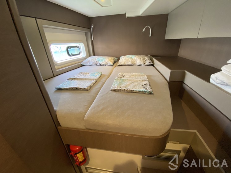 Bali 4.6 - Yacht Charter Sailica