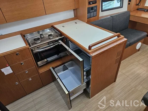 Bavaria C38 - Yacht Charter Sailica
