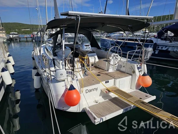 Bavaria C38 - Yacht Charter Sailica