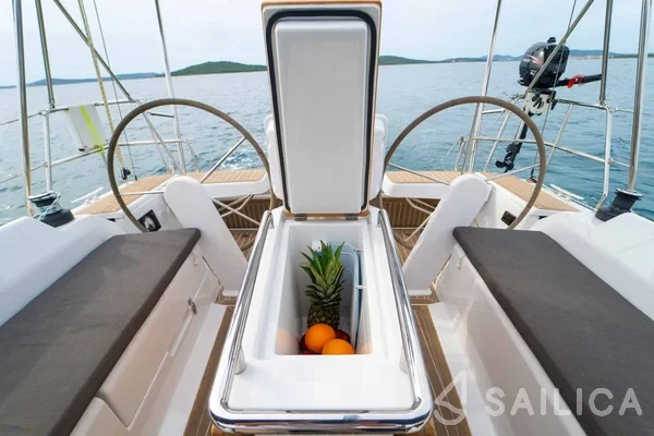 Hanse 388 - Yacht Charter Sailica