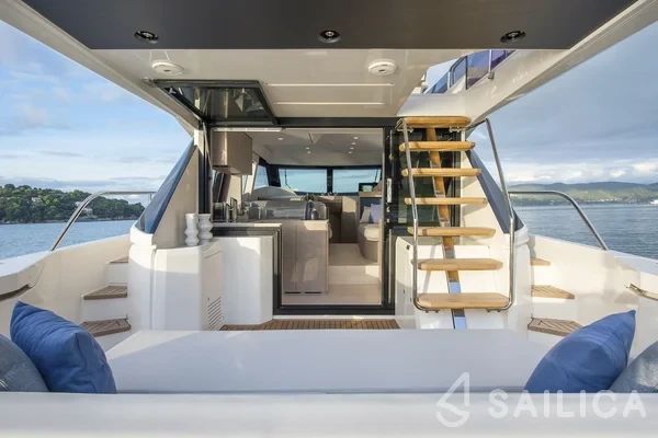 Ferretti 500 - Yacht Charter Sailica