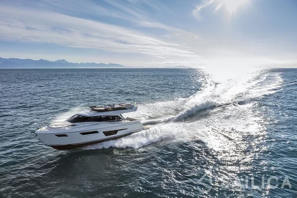 Ferretti 500 - Yacht Charter Sailica