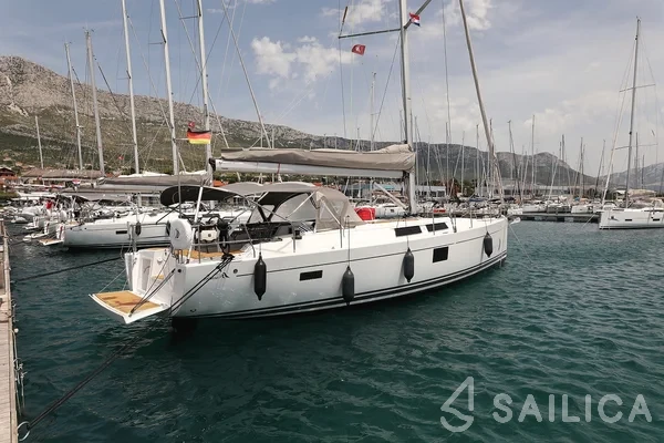 Hanse 455 - Yacht Charter Sailica