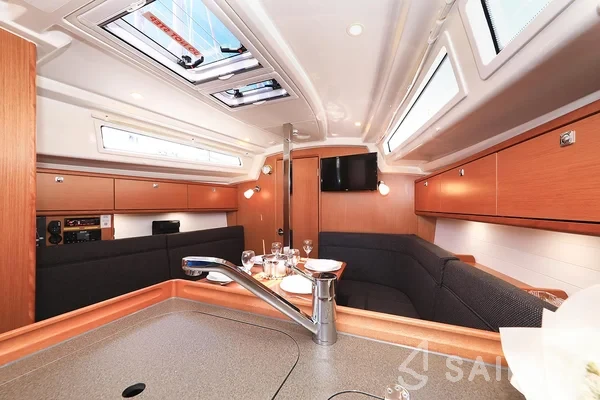 Bavaria 34 Cruiser - Yacht Charter Sailica