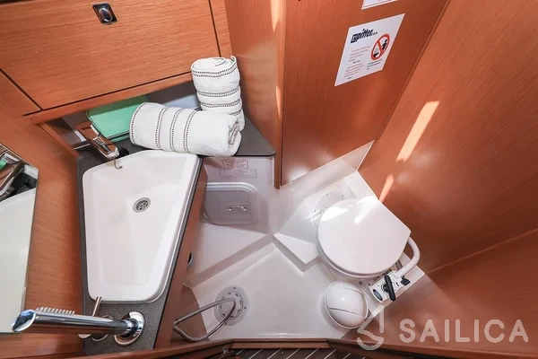 Bavaria 34 Cruiser - Yacht Charter Sailica