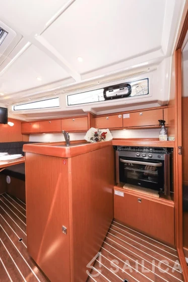 Bavaria 34 Cruiser - Yacht Charter Sailica
