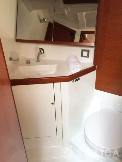 Oceanis 46.1 - Yacht Charter Sailica
