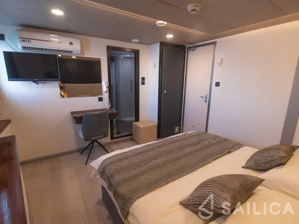 Luxury Motor Yacht - Yacht Charter Sailica