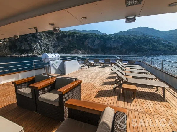 Luxury Motor Yacht - Yacht Charter Sailica