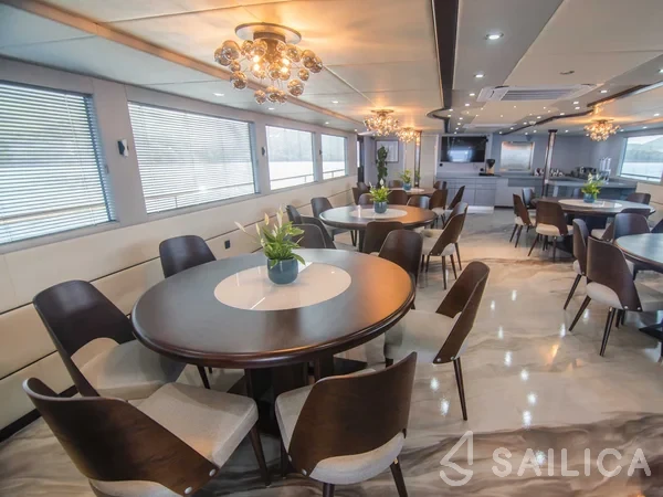Luxury Motor Yacht - Yacht Charter Sailica