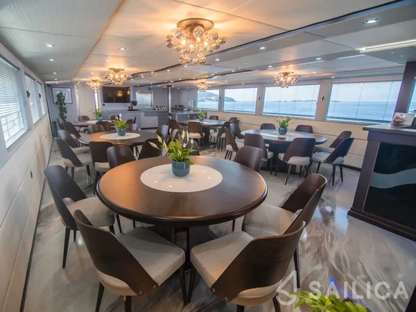 Luxury Motor Yacht - Yacht Charter Sailica