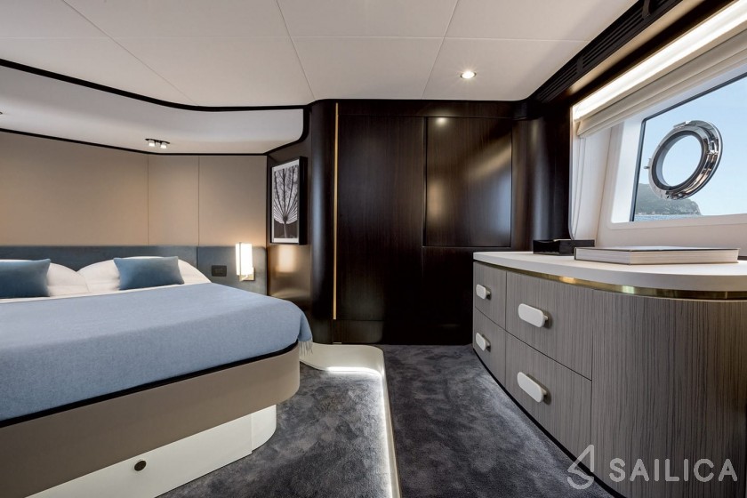 Azimut 55 - Yacht Charter Sailica