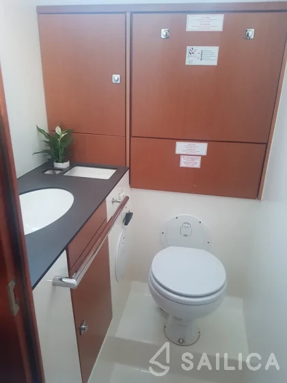 Bavaria 46 Cruiser - Yacht Charter Sailica