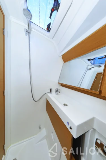 Sun Odyssey 410 - Yacht Charter Sailica