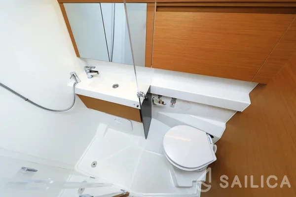 Sun Odyssey 410 - Yacht Charter Sailica