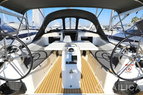 Sun Odyssey 410 - Yacht Charter Sailica