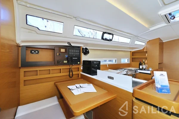 Sun Odyssey 410 - Yacht Charter Sailica