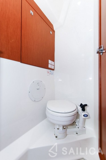 Bavaria Cruiser 56 - Yacht Charter Sailica