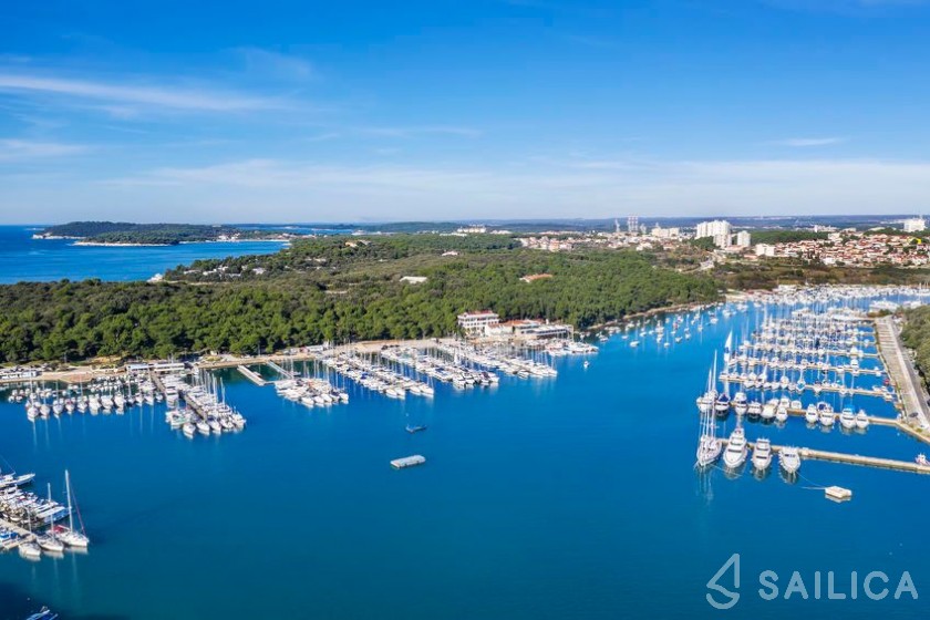 Bavaria Cruiser 56 - Yacht Charter Sailica