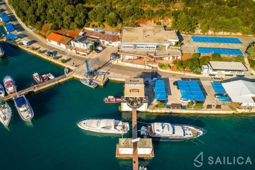 Bavaria Cruiser 56 - Yacht Charter Sailica