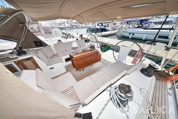 Bavaria 51 Cruiser - Yacht Charter Sailica